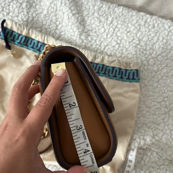 Tory Burch SMALL FLEMING POLISHED-GRAIN CONVERTIBLE SHOULDER BAG - Picture 4 of 13